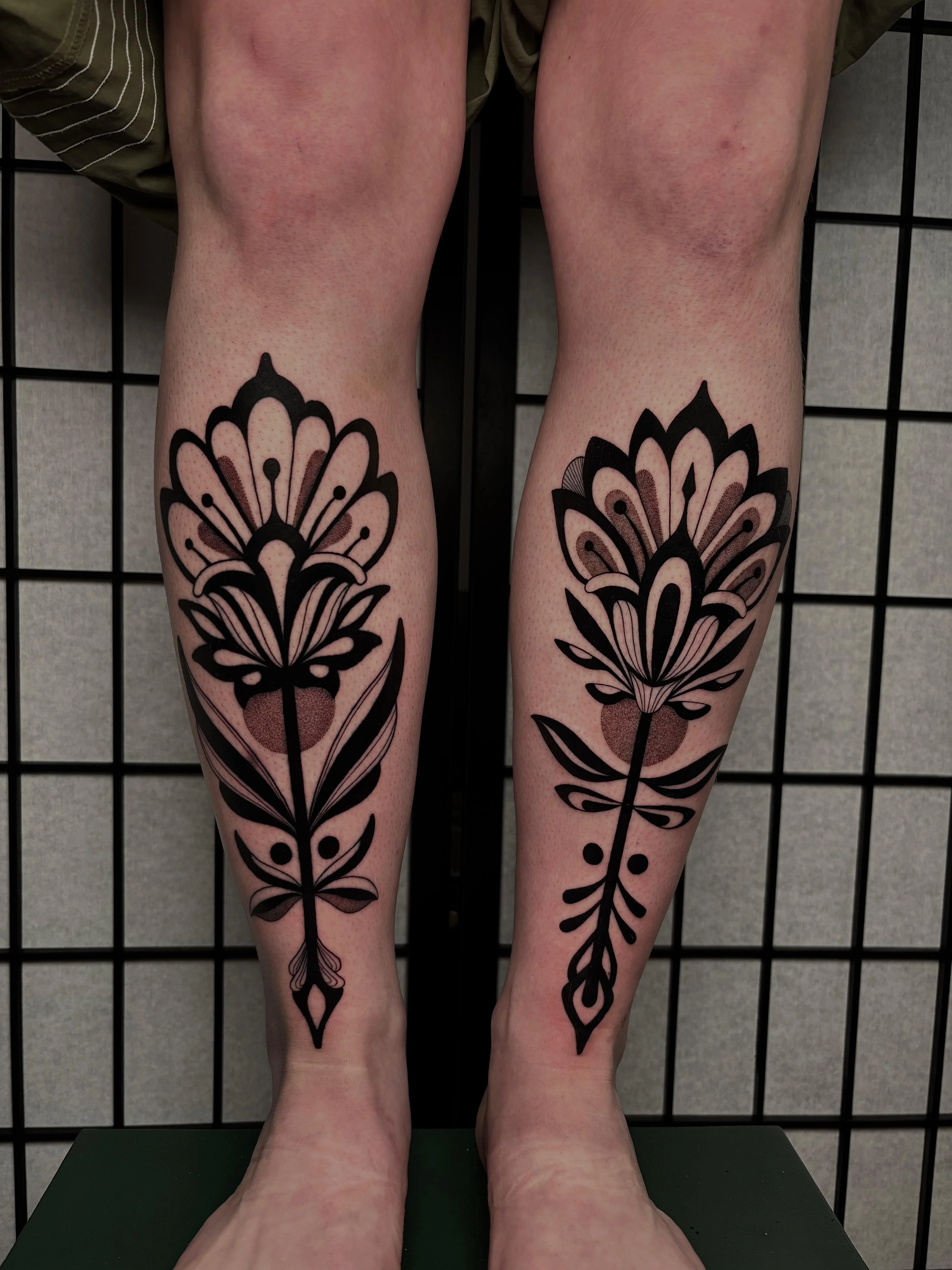 Ornamental, Floral & Botanic and Blackwork tattoo by Bruno Da Mata