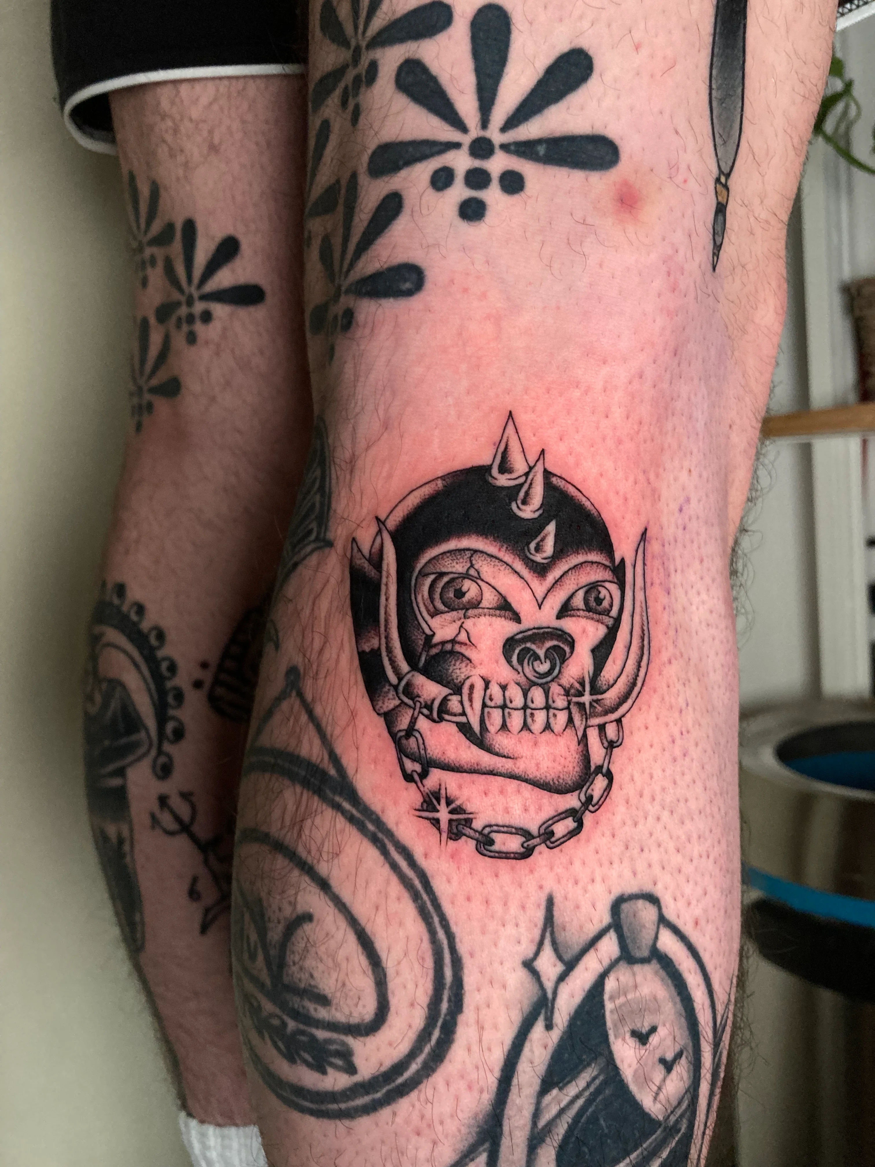 Traditional & Old School and Fineline tattoo by Arseniy