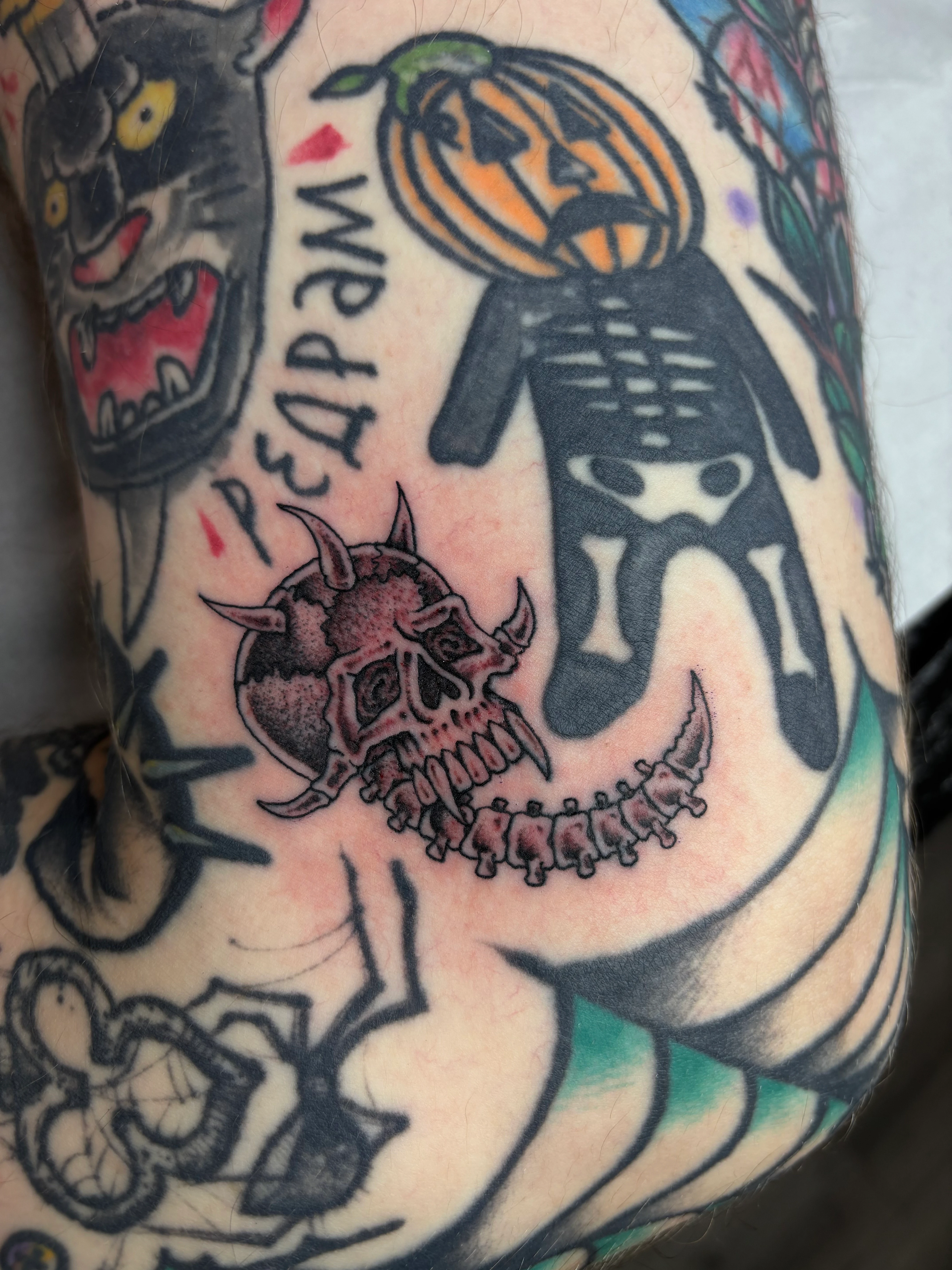 Traditional & Old School, Fineline and Dotwork tattoo by Arseniy