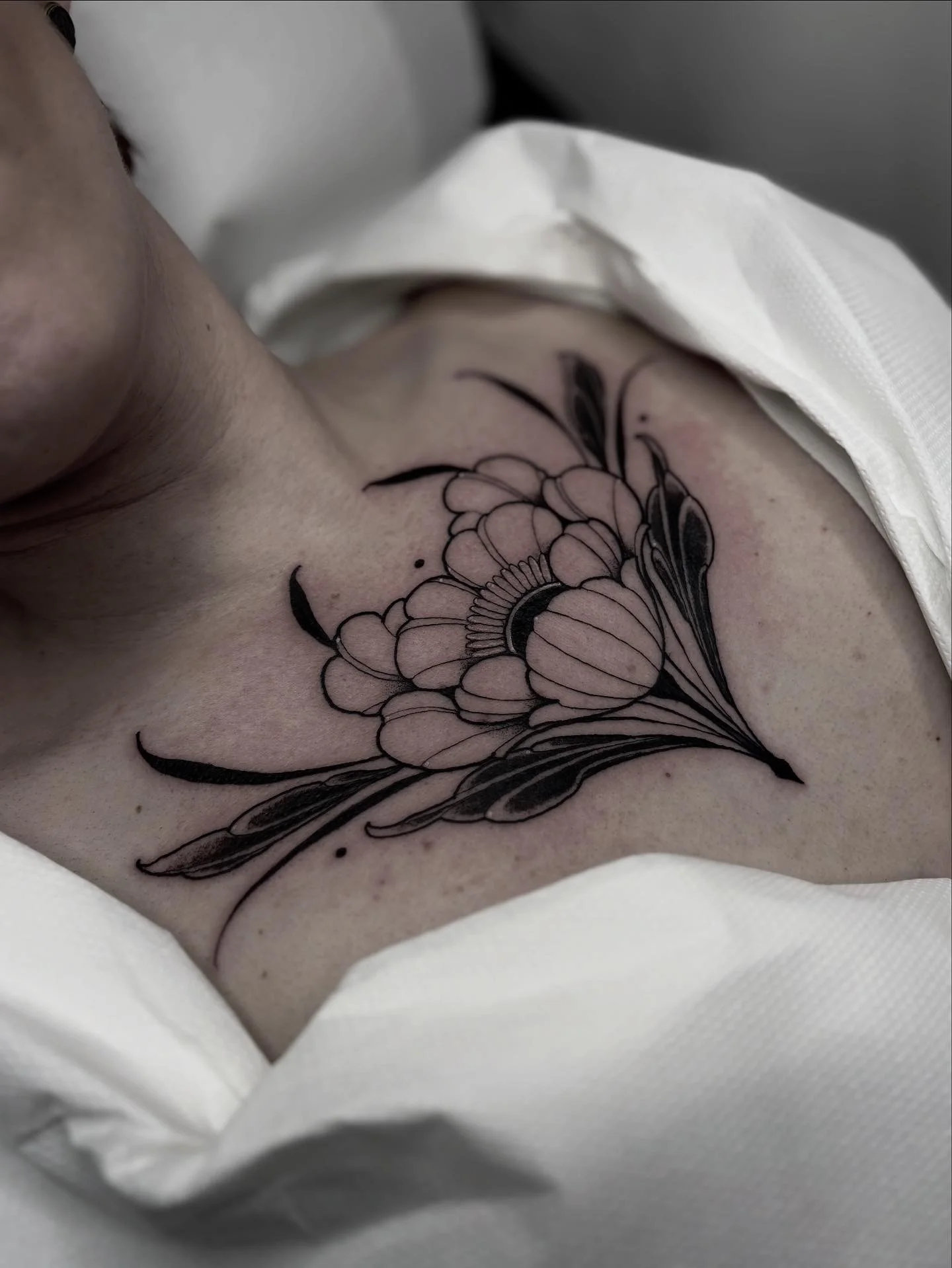 Floral & Botanic, Blackwork, Neo Traditional and Ornamental tattoo by Sinah Ra