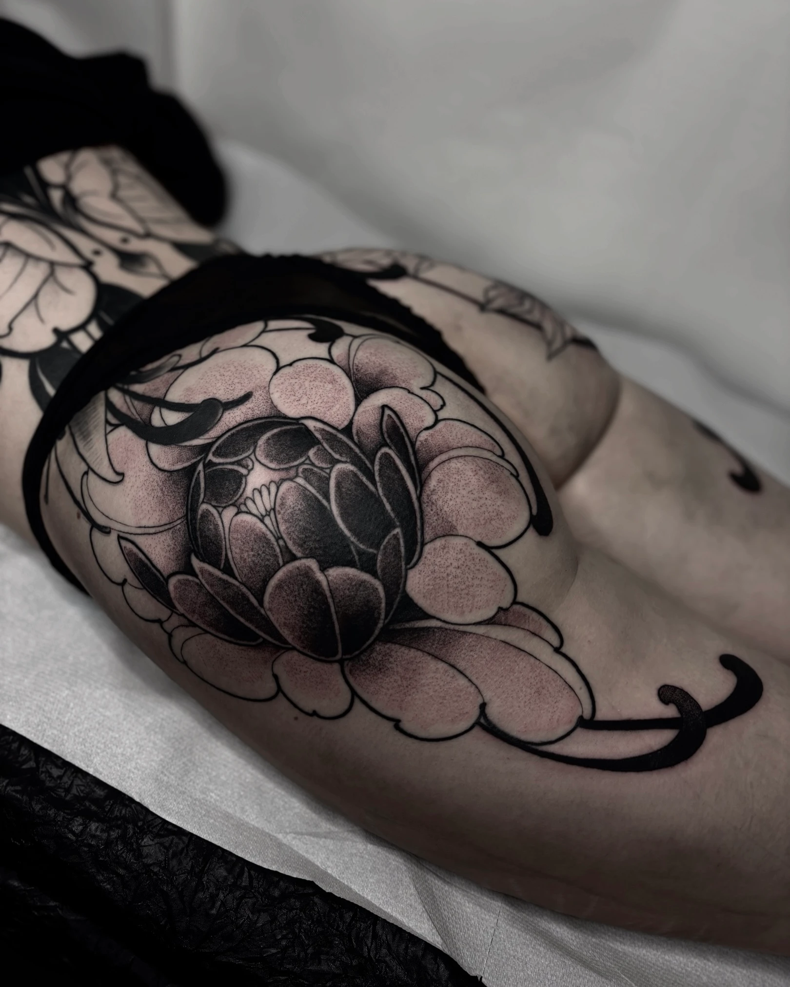 Floral & Botanic and Blackwork tattoo by Sinah Ra